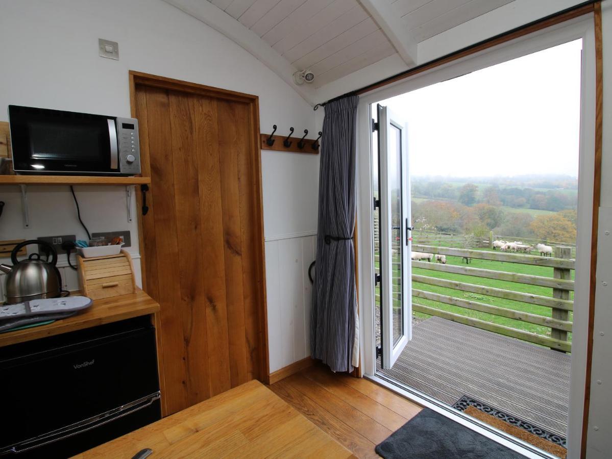 Shepherds Cabin At Titterstone Farden Exterior photo
